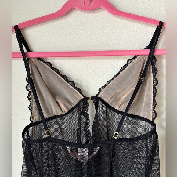 Victoria’s secret - Picture 3 of 6